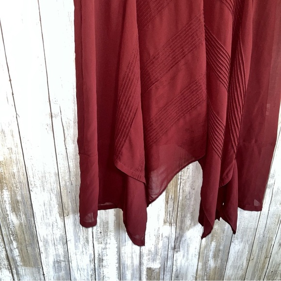 Converse Maroon Sheer V Neck Tank - Picture 3 of 6